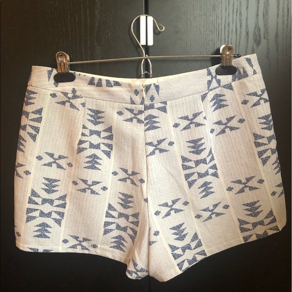 Skies Are a blue Skort - Picture 2 of 3